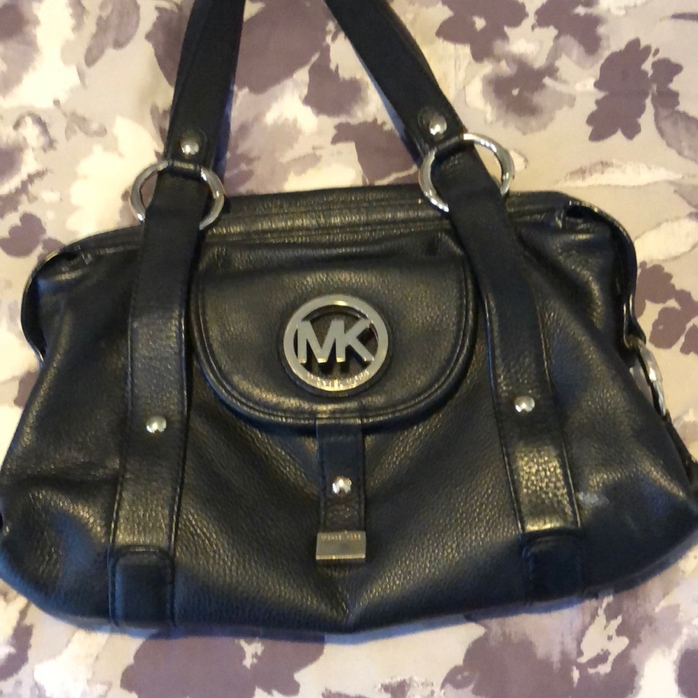 Authentic Micheal Kors leather purse